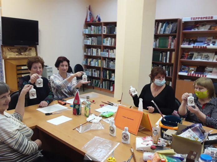 Состоялось открытие любительского объединения «Уют-компания» в библиотеке № 1