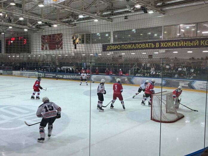 Подольские молодогвардейцы посетили хоккейный матч между командами «Сенат» и «Титан»