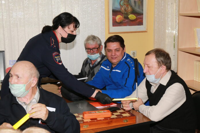 Накануне Международного дня белой трости для людей с ограниченными возможностями провели мероприятия по БДД