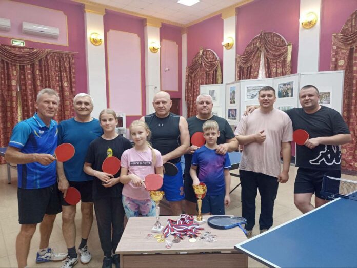 В Подольске прошла товарищеская встреча ветеранов поселка Молодежный по настольному теннису