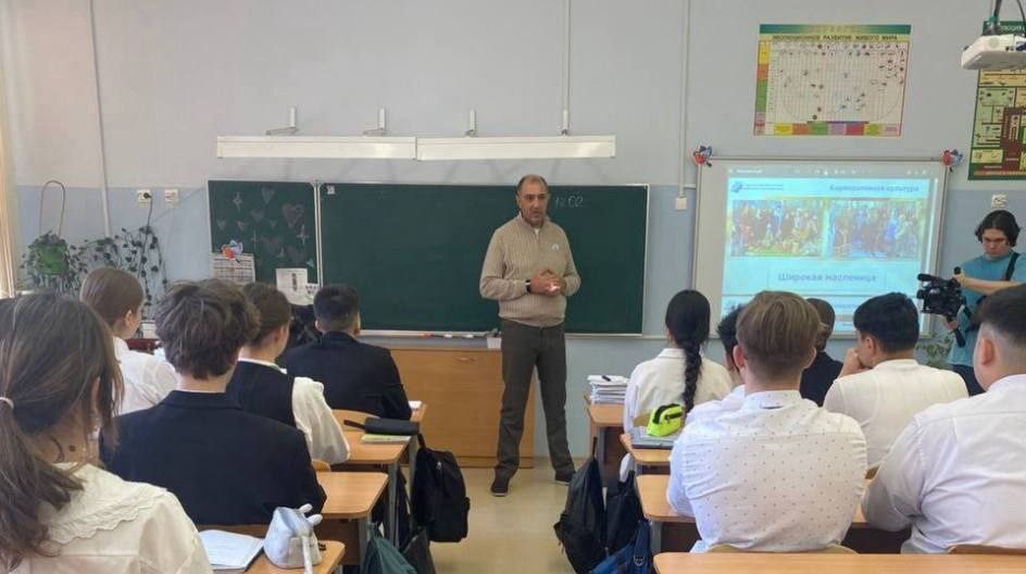 Профориентация для будущих медиков: встреча в рамках партпроекта «Здоровое будущее»