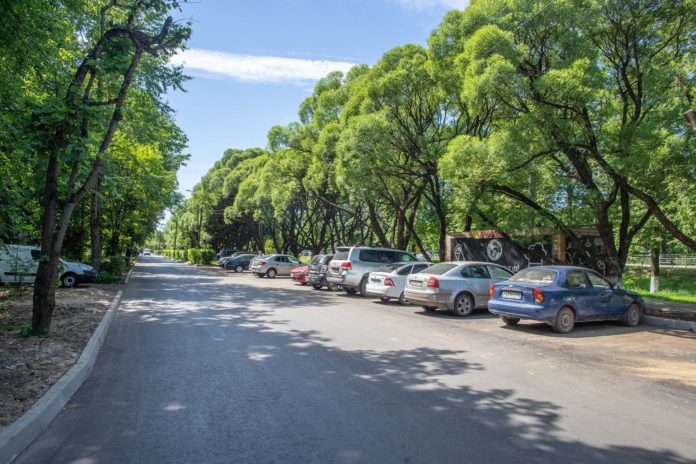 В Климовске продолжается масштабный ремонт дорог и тротуаров