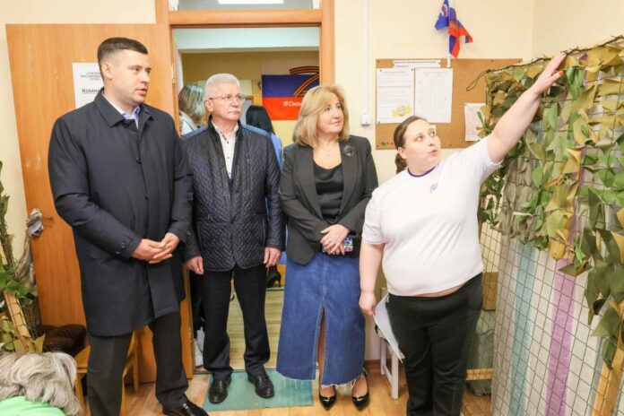 Однопартийцы приехали в пункт помощи на улицу Садовую, 5