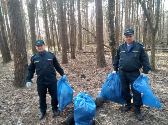 Сотрудники МЧС в Подольске провели второй субботник