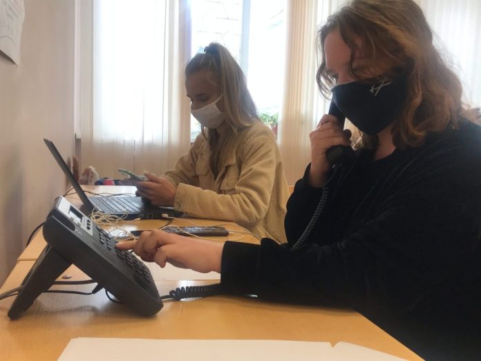 В подольский Волонтерский центр 1 июня поступило 20 звонков, 13 жителям оказана волонтёрская помощь