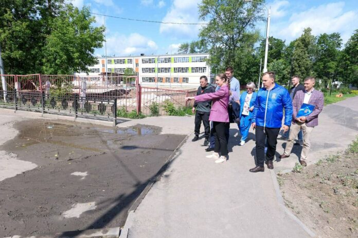 В Подольске активисты Партии «Единая Россия» проверили содержание улиц микрорайона Шепчинки