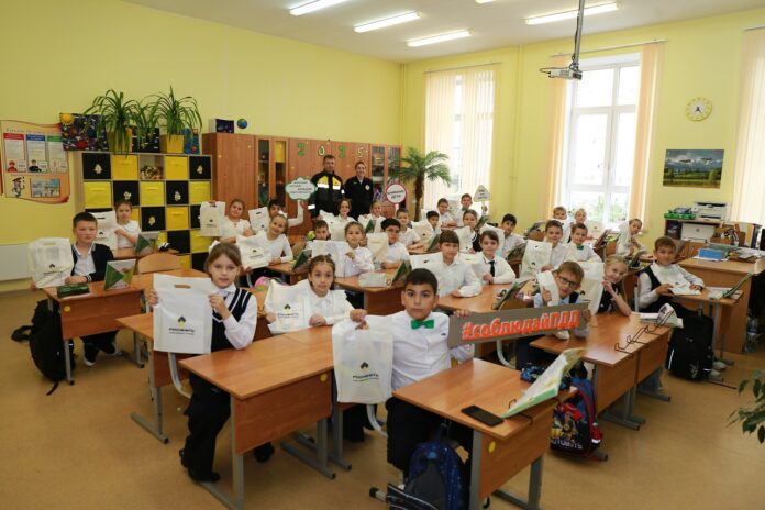 В городском округе Подольск регулярно проводят уроки ПДД в начальной школе