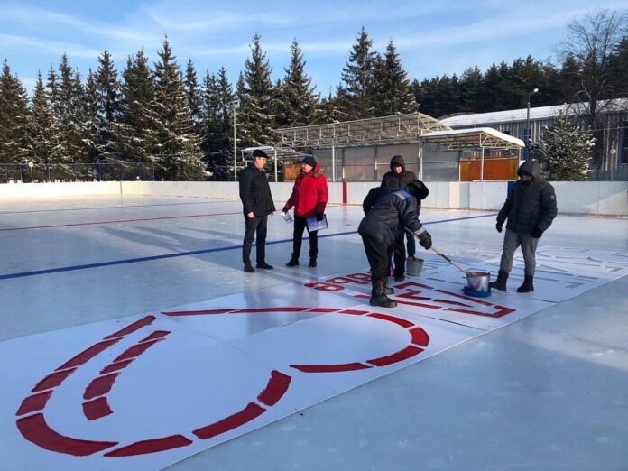 В Климовске проверили хоккейную площадку