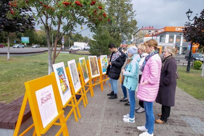 Подольские художники показали свои работы на выставке «Подольский вернисаж»