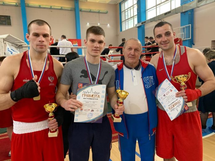 Спортсмены округа завоевали призовые места на турнире по боксу в Дзержинском