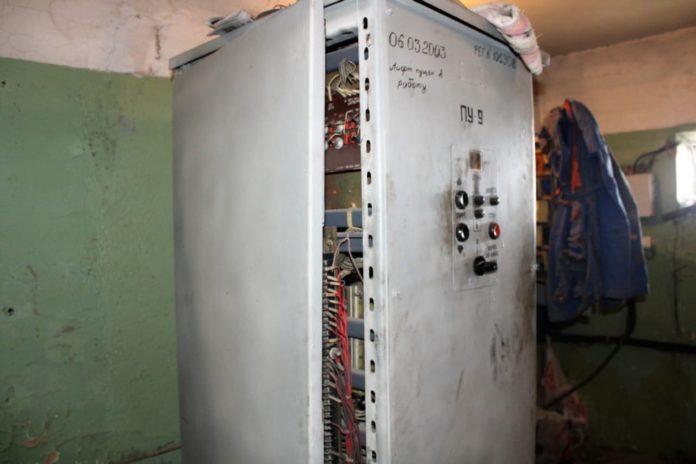 Ведутся работы по замене лифтового оборудования на проспекте Ленина, 158