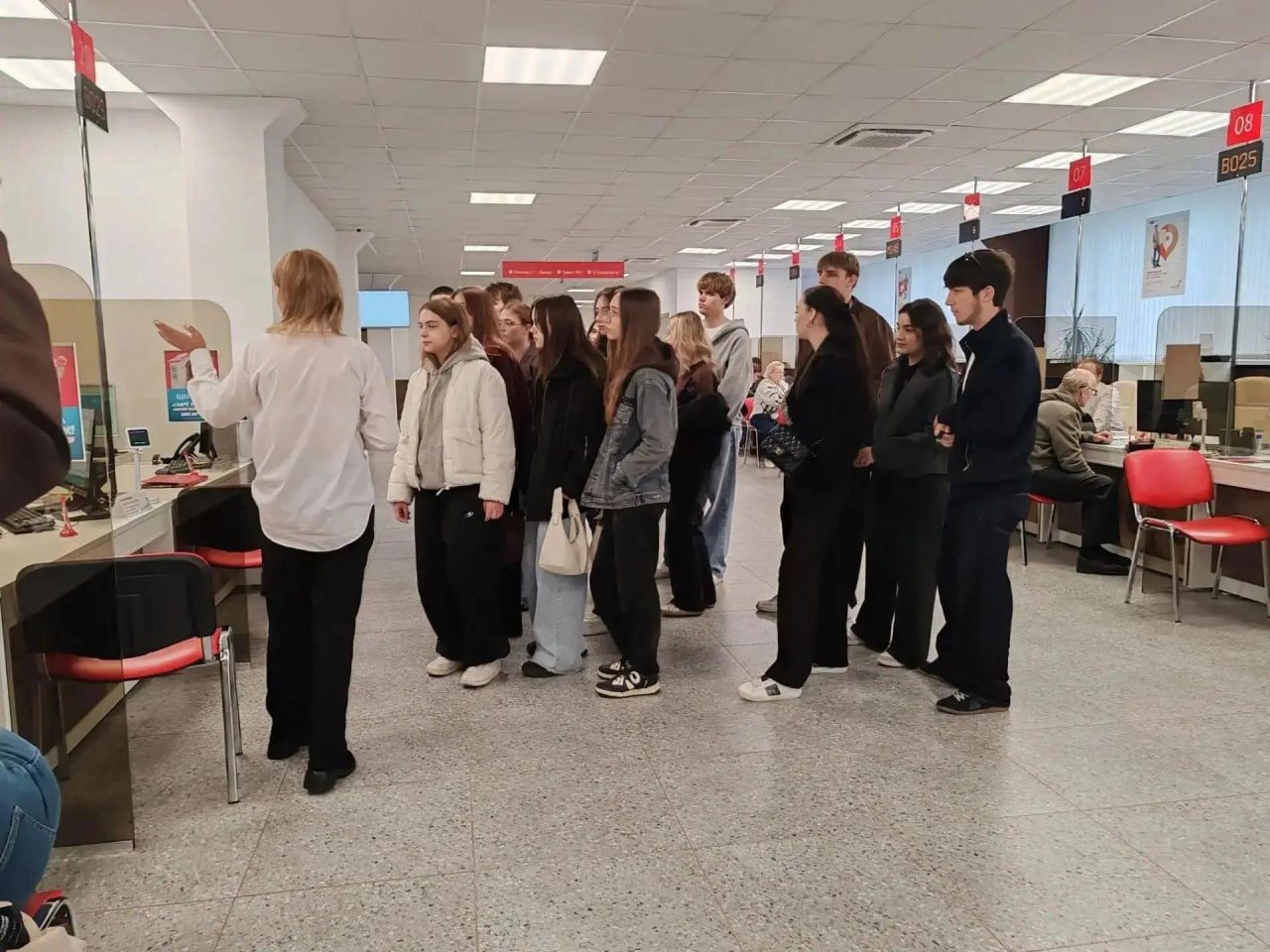 В МФЦ провели экскурсию для студентов колледжа РГУТИСа