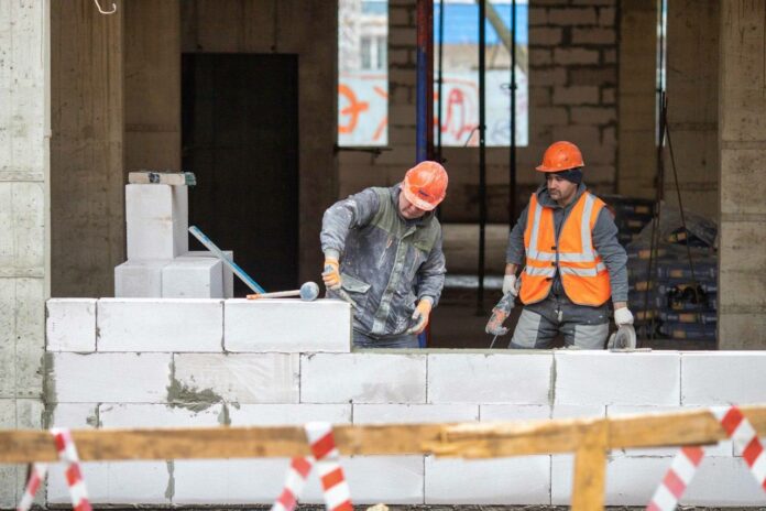 Строительство школы на 1 100 мест признано возможным на участке по улице Садовой в...