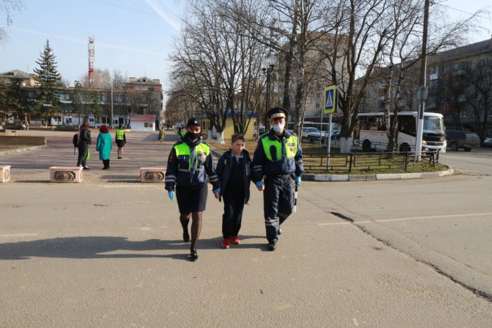 Родительская общественность и юные инспекторы движения поучаствовали в акции «Родительский патруль»