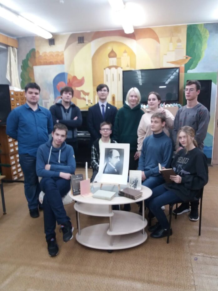 В библиотеке № 12 состоялись чтения поэмы «Русские женщины»