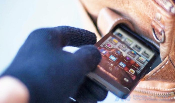 Сотрудники полиции задержали подозреваемого в краже мобильного телефона в Подольске