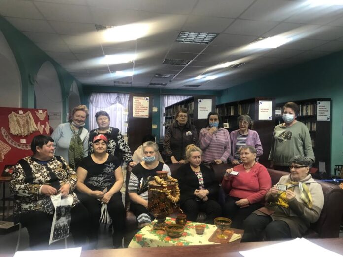 Посиделки у самовара прошли в поселке МИС