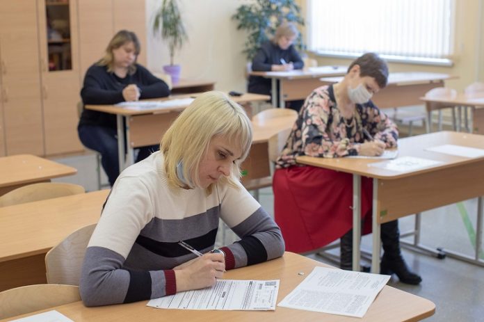 Более 70 человек приняли участие в акции «Единый день сдачи ЕГЭ родителями» в Большом...