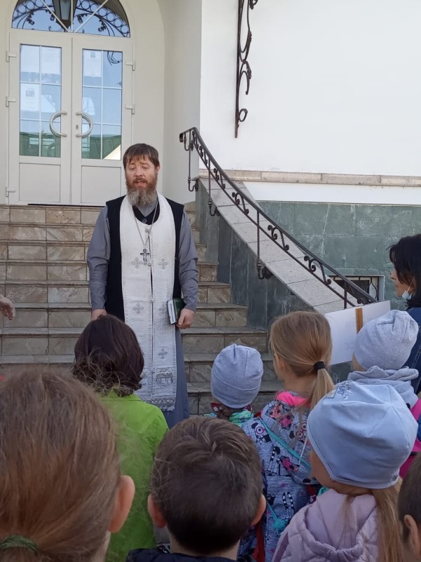 В воскресной школе храма Воскресения Христова распахнула свои двери