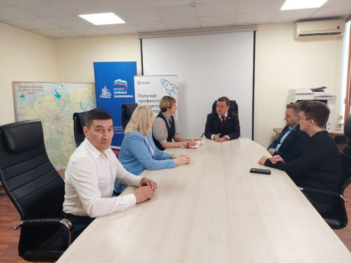 Алексей Стулов провел встречу с руководством Московского областного колледжа информации и технологий