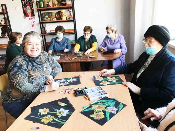 9 марта В СДК «Надежда» состоялся мастер-класс по живописи в рамках программы «Активное долголетие»