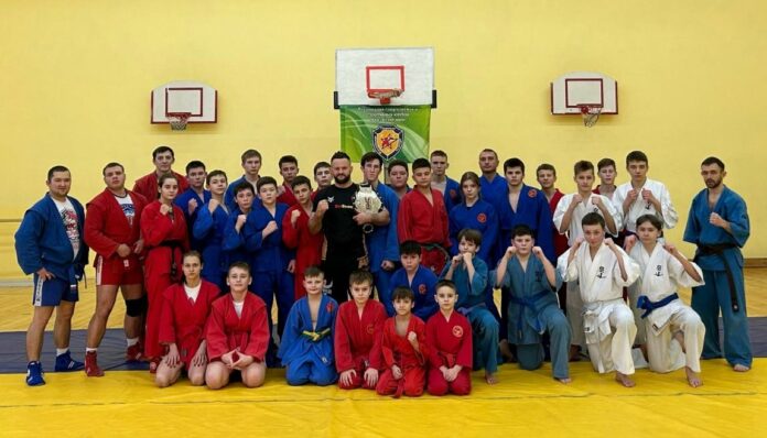 Мастер-классы по смешанным единоборствам стартовали в Подольске.