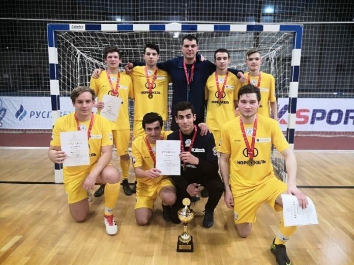 Победителем соревнований по мини-футболу стала команда Лицея Климовска