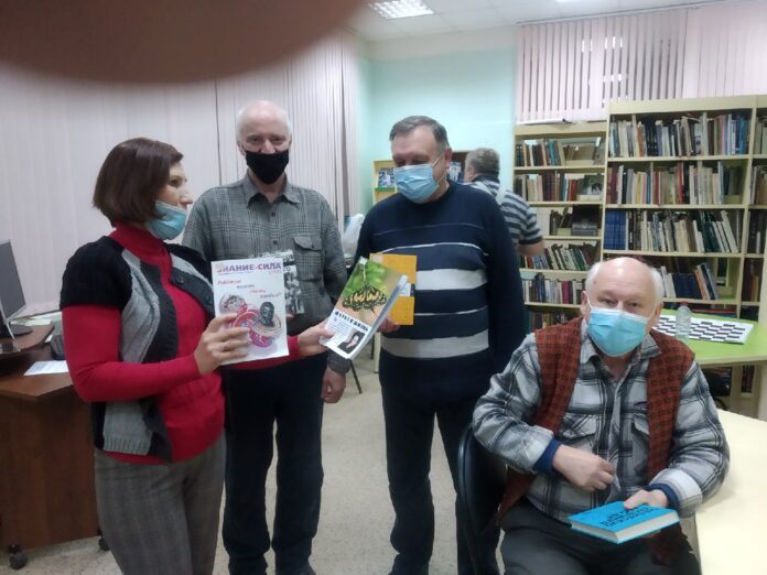 Состоялось открытие выставки-размышления «Наука на марше» в подольской библиотеке № 5