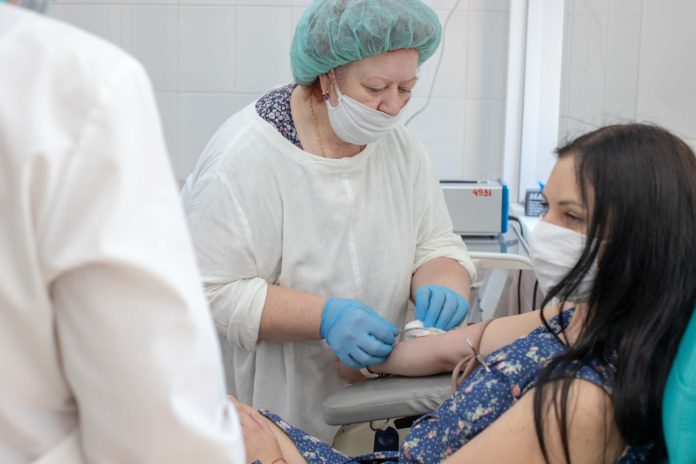 В рамках донорской недели #ОставайсяДонором 120 человек сдали кровь