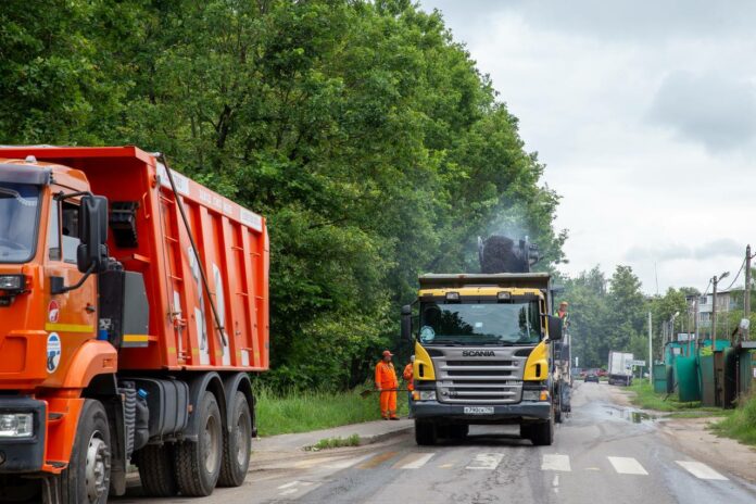 В Подольске ремонтируют дороги на ул. Матросской и в деревне Северово