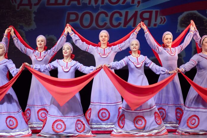 В ДК «Октябрь» состоялся концерт ведущих творческих коллективов Городского округа Подольск