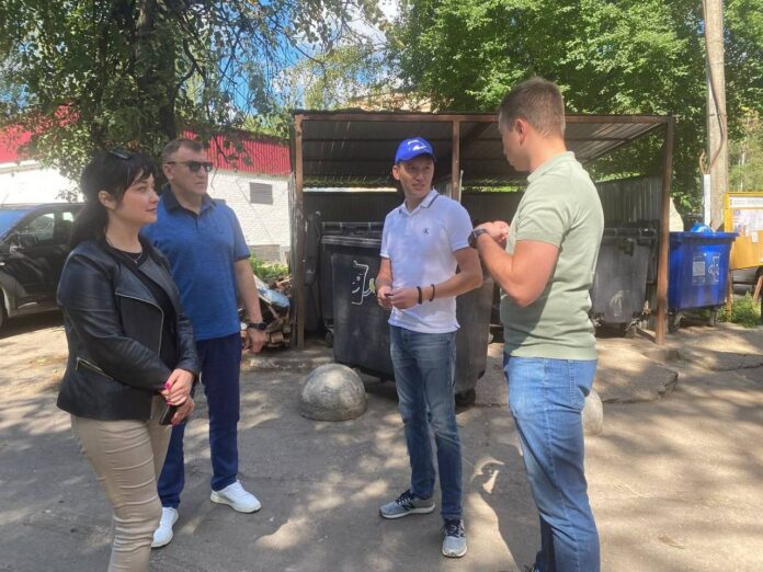 Партийцы осуществили мониторинг содержания контейнерных площадок