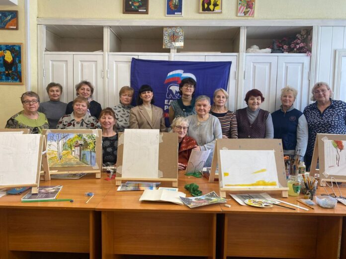 В Доме культуры «Металлург» продолжаются занятия изогруппы «Гармония»