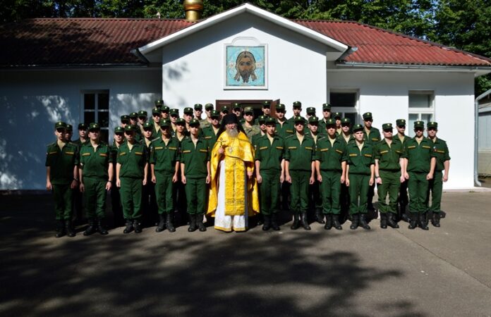 Божественная литургия прошла в воинском храме благоверного князя Александра Невского