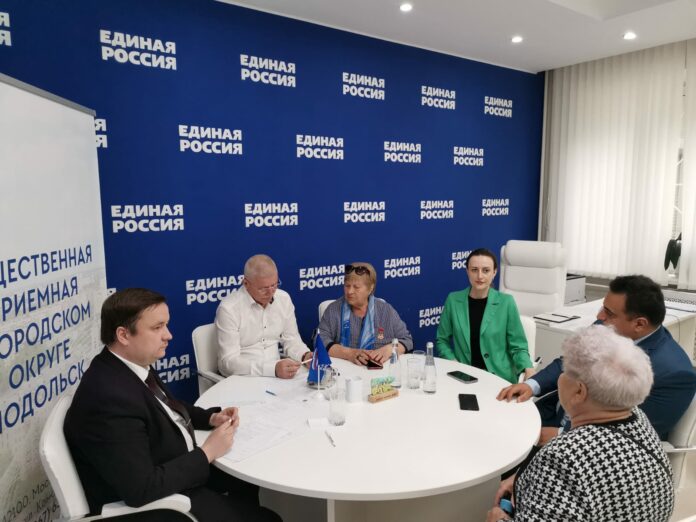 Партийцы помогли членам ветеранской организации найти помещение для встреч и заседаний