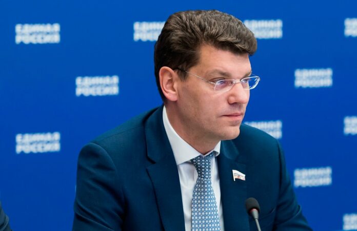 В «Единой России» сформированы 100 предложений в пакет мер поддержки экономики в условиях санкционных...