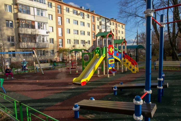 Пятьдесят дворовых территорий планируется обустроить в 2020 году в Большом Подольске