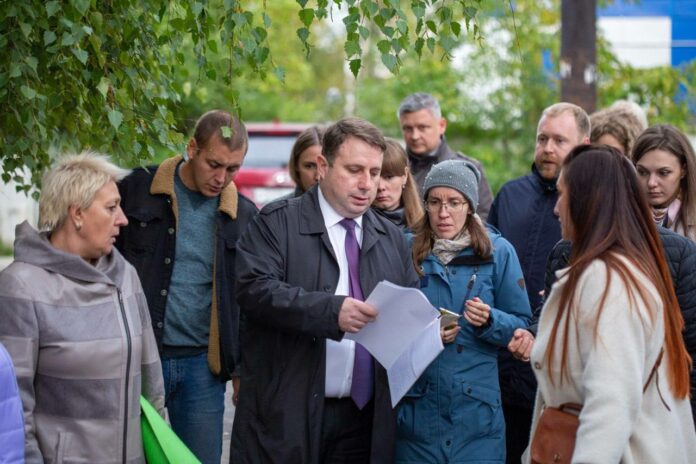 Глава Подольска проверил состояние дворов Львовского по приглашению жителей микрорайона