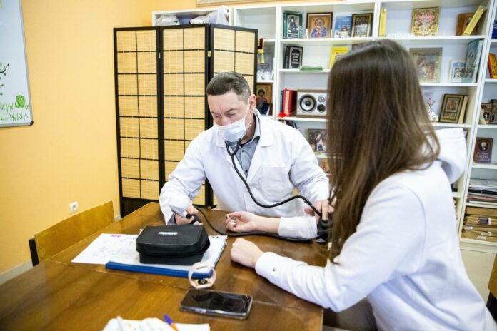 Мобильный фельдшерско-акушерский пункт продолжает работать