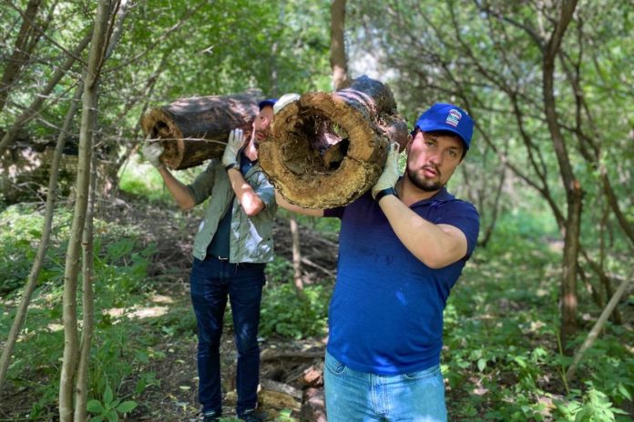 Максим Круглов 31 июля принял участие в экологической акции «Дни зеленых действий»