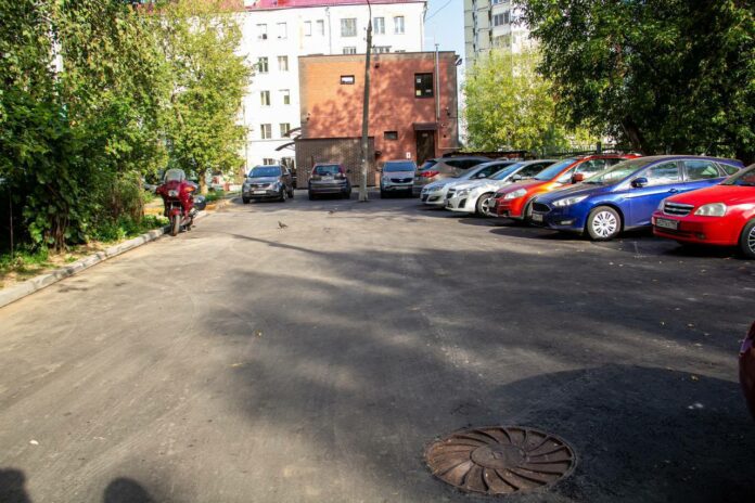 Еще в семи дворах Подольска положили новый асфальт