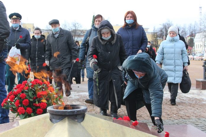 Жители Большого Подольска почтили память жителей и защитников блокадного Ленинграда