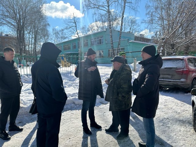 Проезд во дворах должен быть комфортным для машин и спецтехники.