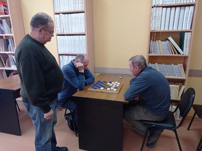 В центральной библиотеке Городского округа Подольск действует клуб «Русские шашки»