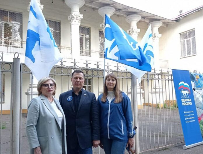 Во Дворце творчества молодёжи состоялось мероприятие, посвященное поддержке военнослужащих, находящихся в зоне проведения СВО...