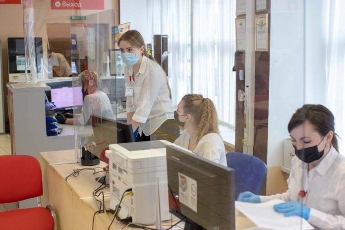 С первого июня МФЦ Большого Подольска предоставляют 15 услуг для граждан и юридических лиц...