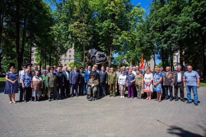 Глава округа почтил память героев боевых действий