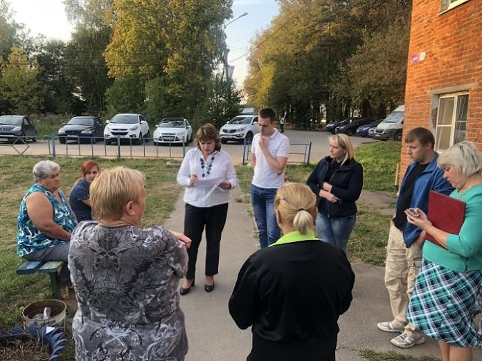 Встреча с жителями по вопросам расселения из аварийного состоялась в деревне Бережки