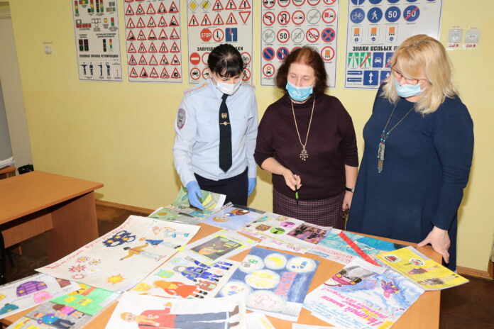 Cостоялся муниципальный этап ежегодного областного конкурса творческих работ «Мы за безопасную дорогу» в городском...