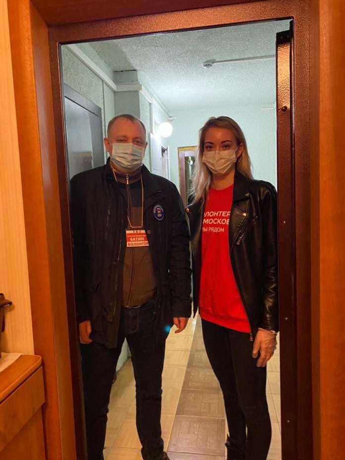 Депутаты участвуют в работе волонтерского центра